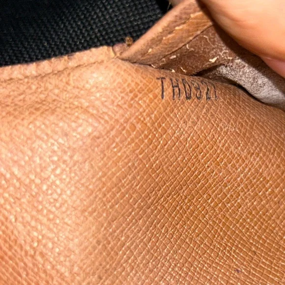 Louis Vuitton Monogram International Wallet TH0827 - Picture 2 of 9